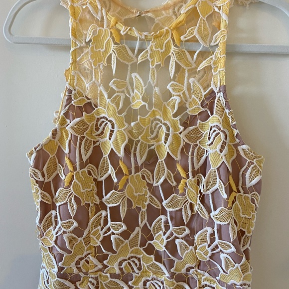 Revolve NBD Harriet Floral Lace Bodycon Mini Dress Yellow White $188 Size Medium - Picture 4 of 7